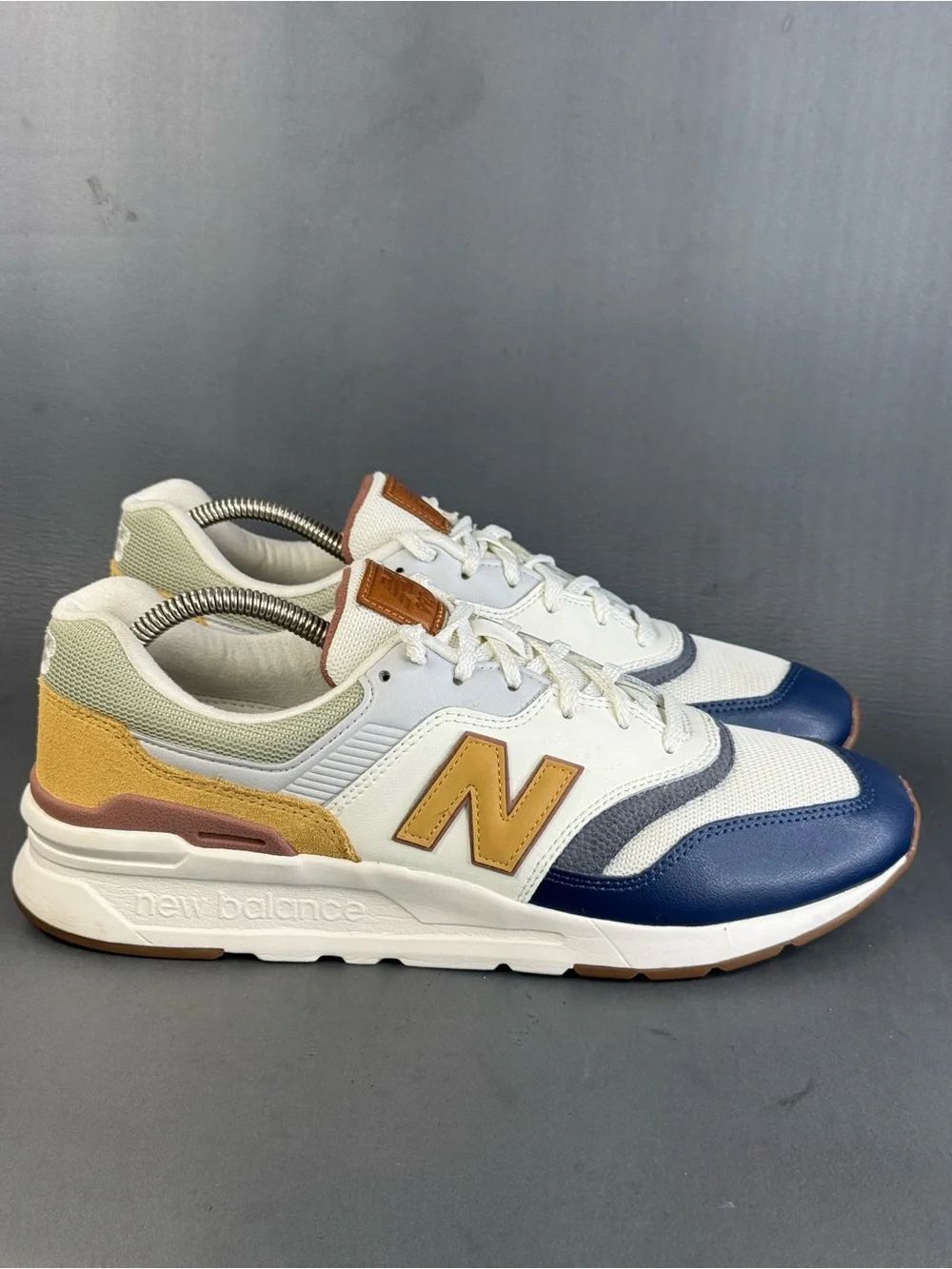 New Balance 997H Sea Salt/Dolce/Navy athletic sneaker shoes men’s size 10